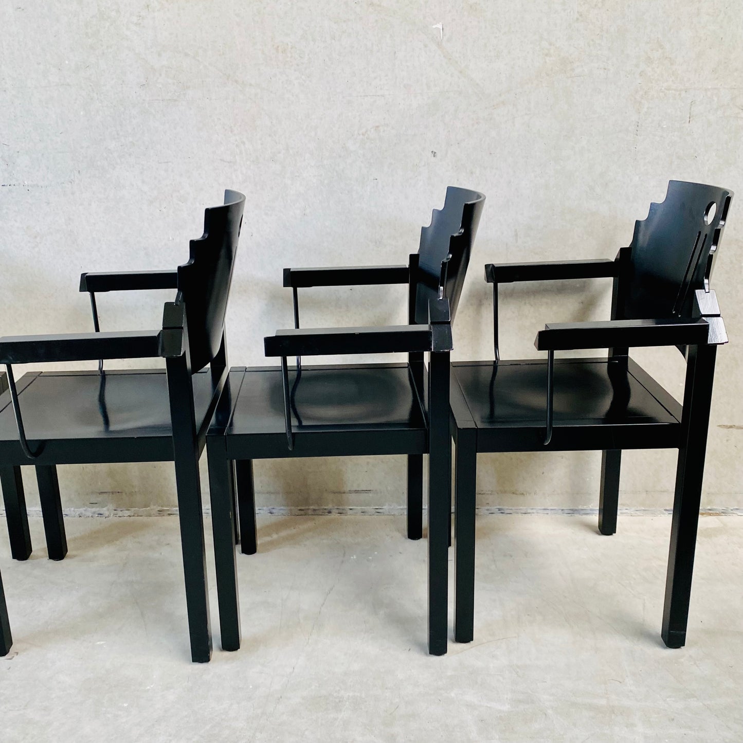 Set aus 6 Esszimmerstühlen im Memphis-Stil, schwarz lackiert, von Gebr. Thonet für Thonet Wien, Österreich, 1980