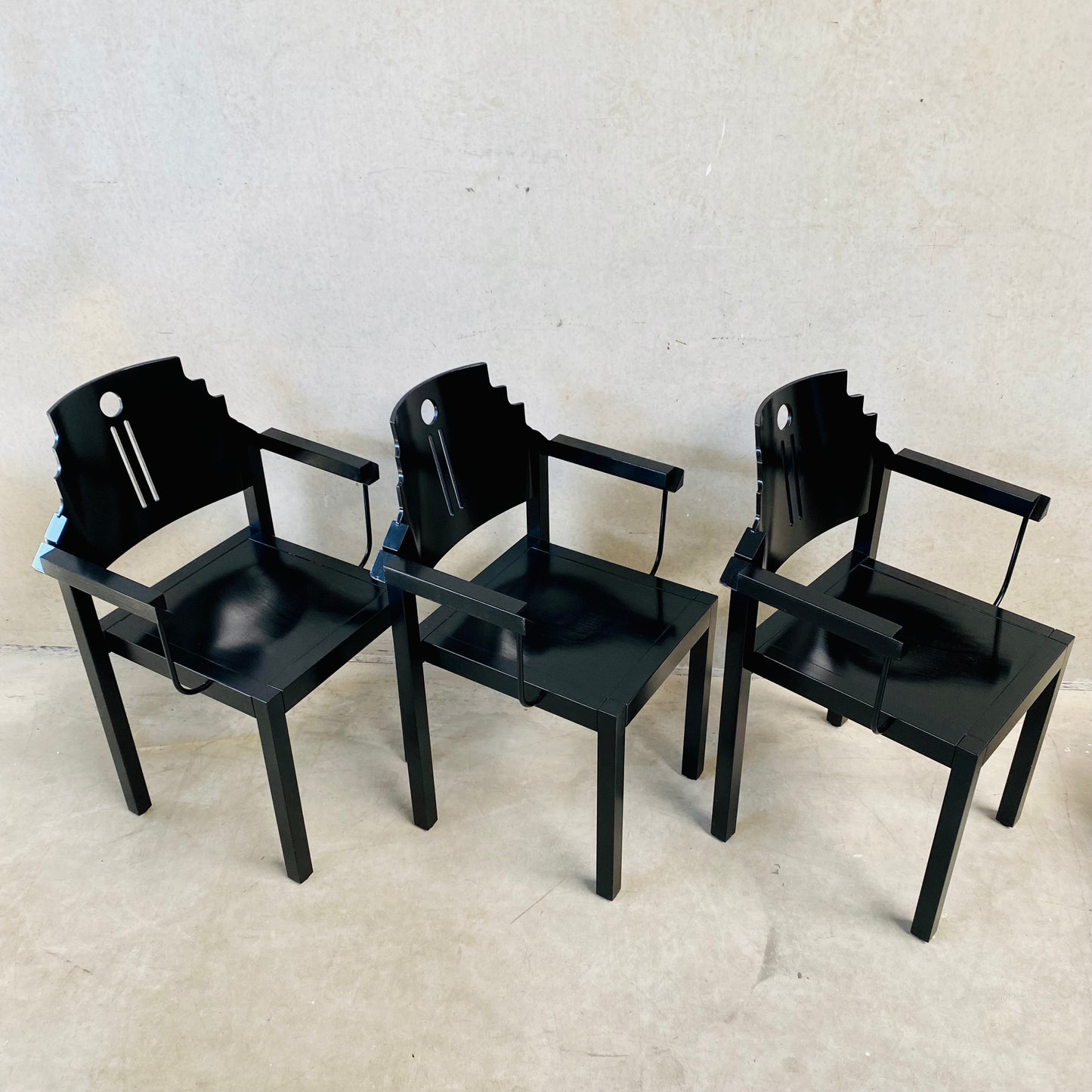 Set aus 6 Esszimmerstühlen im Memphis-Stil, schwarz lackiert, von Gebr. Thonet für Thonet Wien, Österreich, 1980