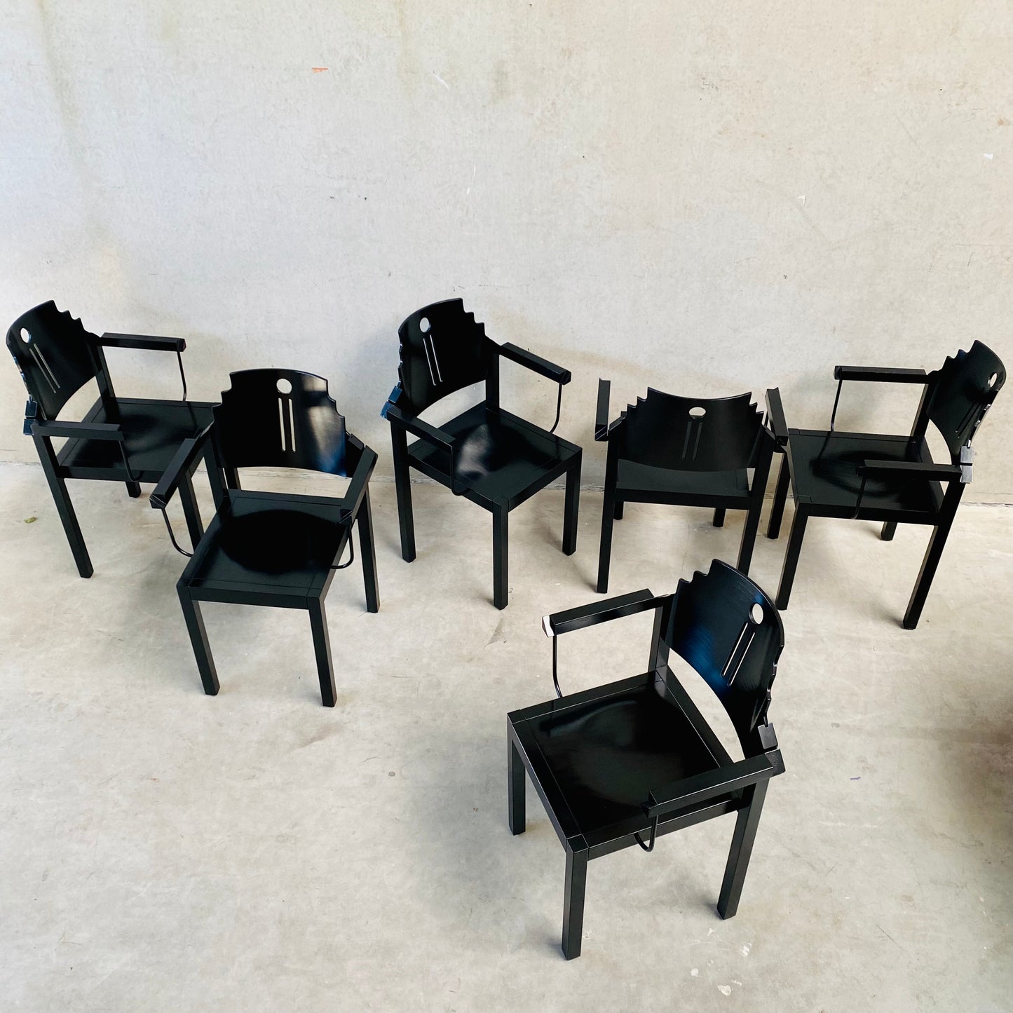 Set aus 6 Esszimmerstühlen im Memphis-Stil, schwarz lackiert, von Gebr. Thonet für Thonet Wien, Österreich, 1980