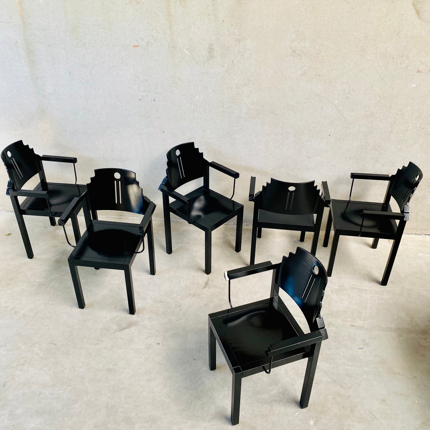 Set aus 6 Esszimmerstühlen im Memphis-Stil, schwarz lackiert, von Gebr. Thonet für Thonet Wien, Österreich, 1980