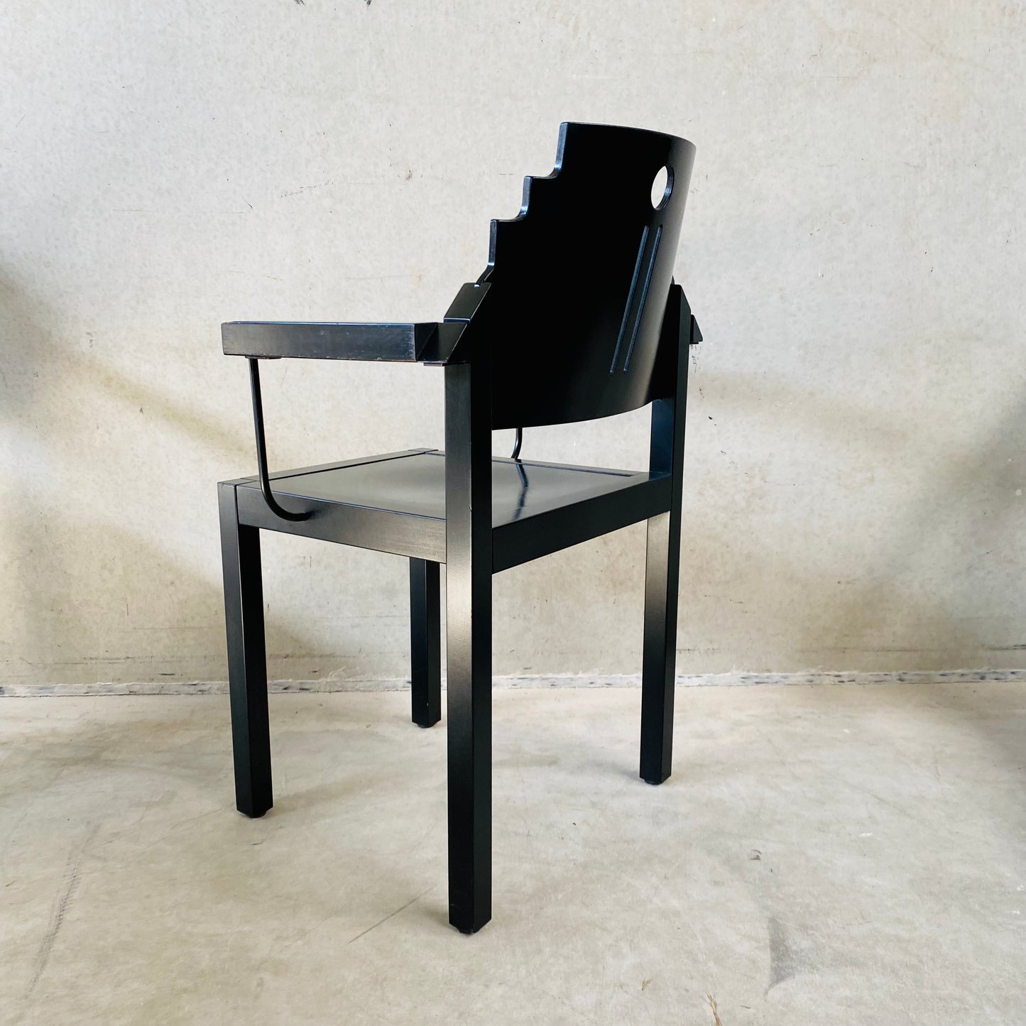 Set aus 6 Esszimmerstühlen im Memphis-Stil, schwarz lackiert, von Gebr. Thonet für Thonet Wien, Österreich, 1980