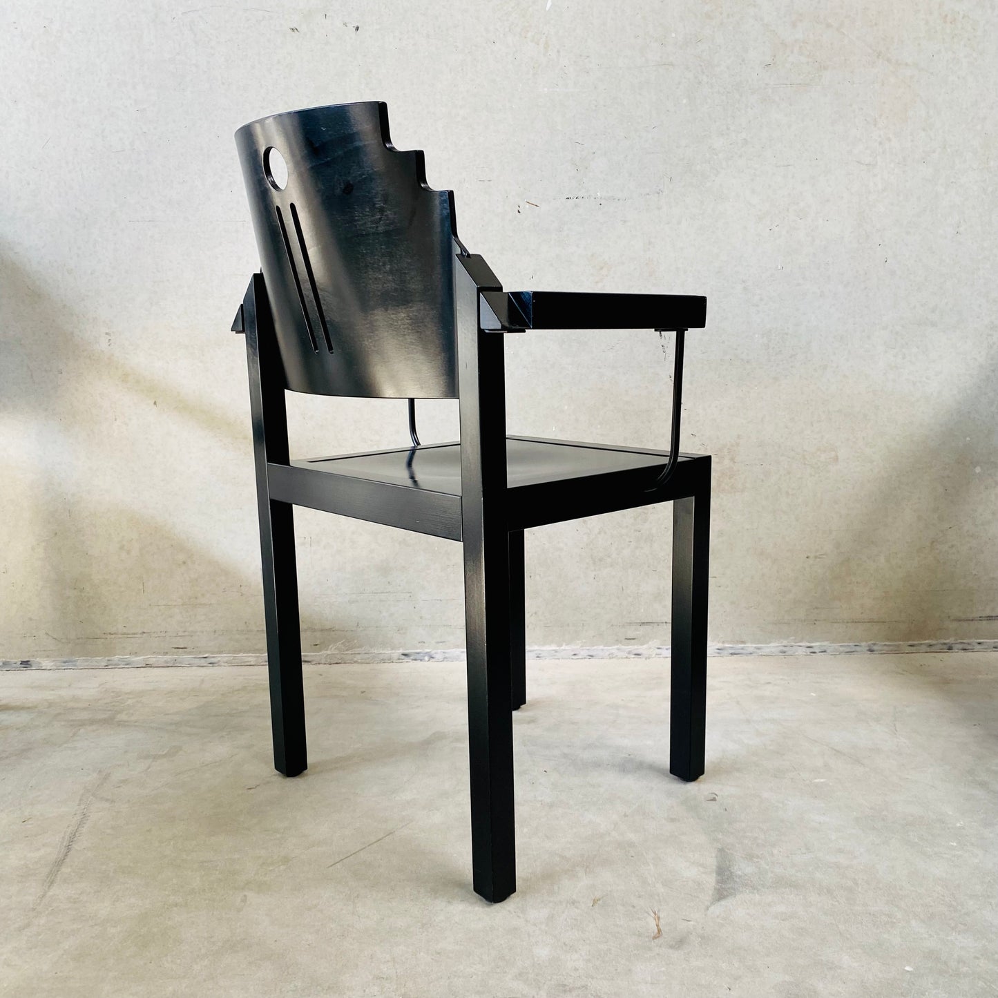 Set aus 6 Esszimmerstühlen im Memphis-Stil, schwarz lackiert, von Gebr. Thonet für Thonet Wien, Österreich, 1980