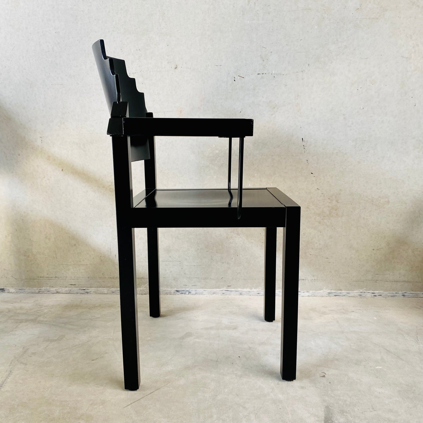Set aus 6 Esszimmerstühlen im Memphis-Stil, schwarz lackiert, von Gebr. Thonet für Thonet Wien, Österreich, 1980