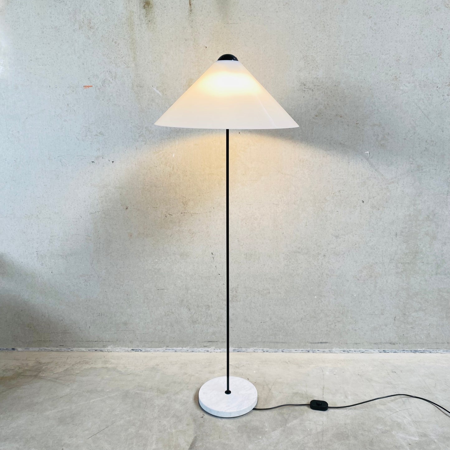 SNOW FLOOR LAMP BY VICO MAGISTRETTI FOR OLUCE, ITALY 1970S