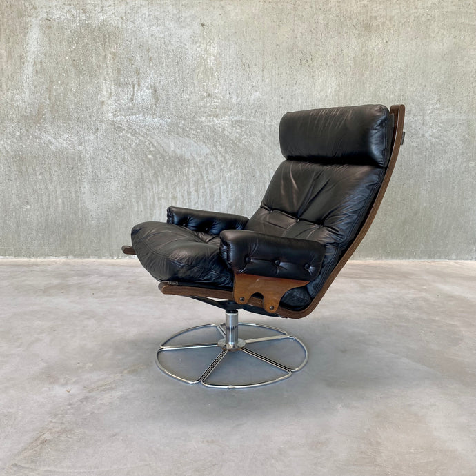SWIFFLE BASE LEATHER LOUNGE CHAIR BY BRUNO MATHSSON FOR DUX, SWEDEN 1970S