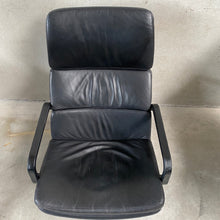Load image into Gallery viewer, BLACK LEATHER SWIFFLE TULIP BASE LOUNGE ARM CHAIR &#39;F156&#39; BY GEOFFREY HARCOURT FOR ARTIFORT, NETHERLANDS 1970s
