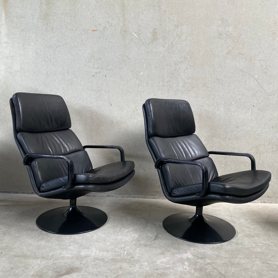 BLACK LEATHER SWIFFLE TULIP BASE LOUNGE ARM CHAIR 'F156' BY GEOFFREY HARCOURT FOR ARTIFORT, NETHERLANDS 1970s