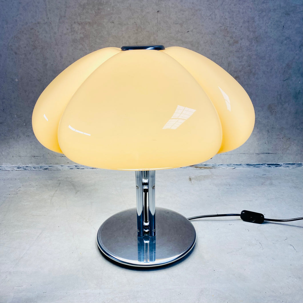 Table Lamp “quadrifoglio” by Luigi Massoni for Harvey Guzzini Italy 1968