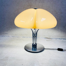 Load image into Gallery viewer, Table Lamp “quadrifoglio” by Luigi Massoni for Harvey Guzzini Italy 1968
