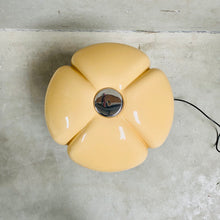 Load image into Gallery viewer, Table Lamp “quadrifoglio” by Luigi Massoni for Harvey Guzzini Italy 1968

