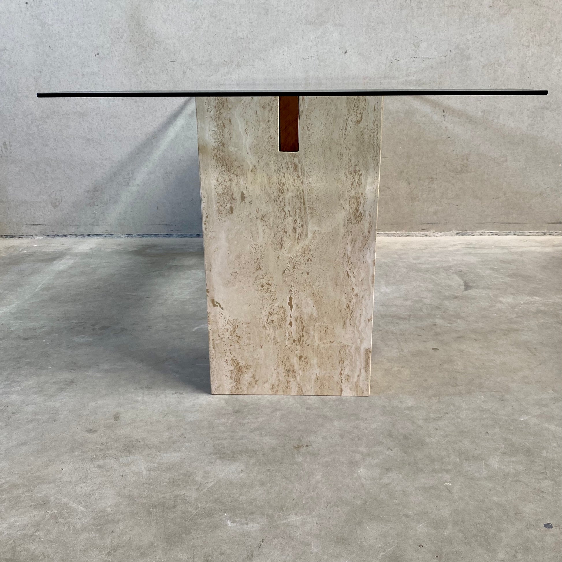 ITALIAN DESIGN TRAVERTIN DINING TABLE WITH GLASS TOP ARTEDI, ITALY 1970S