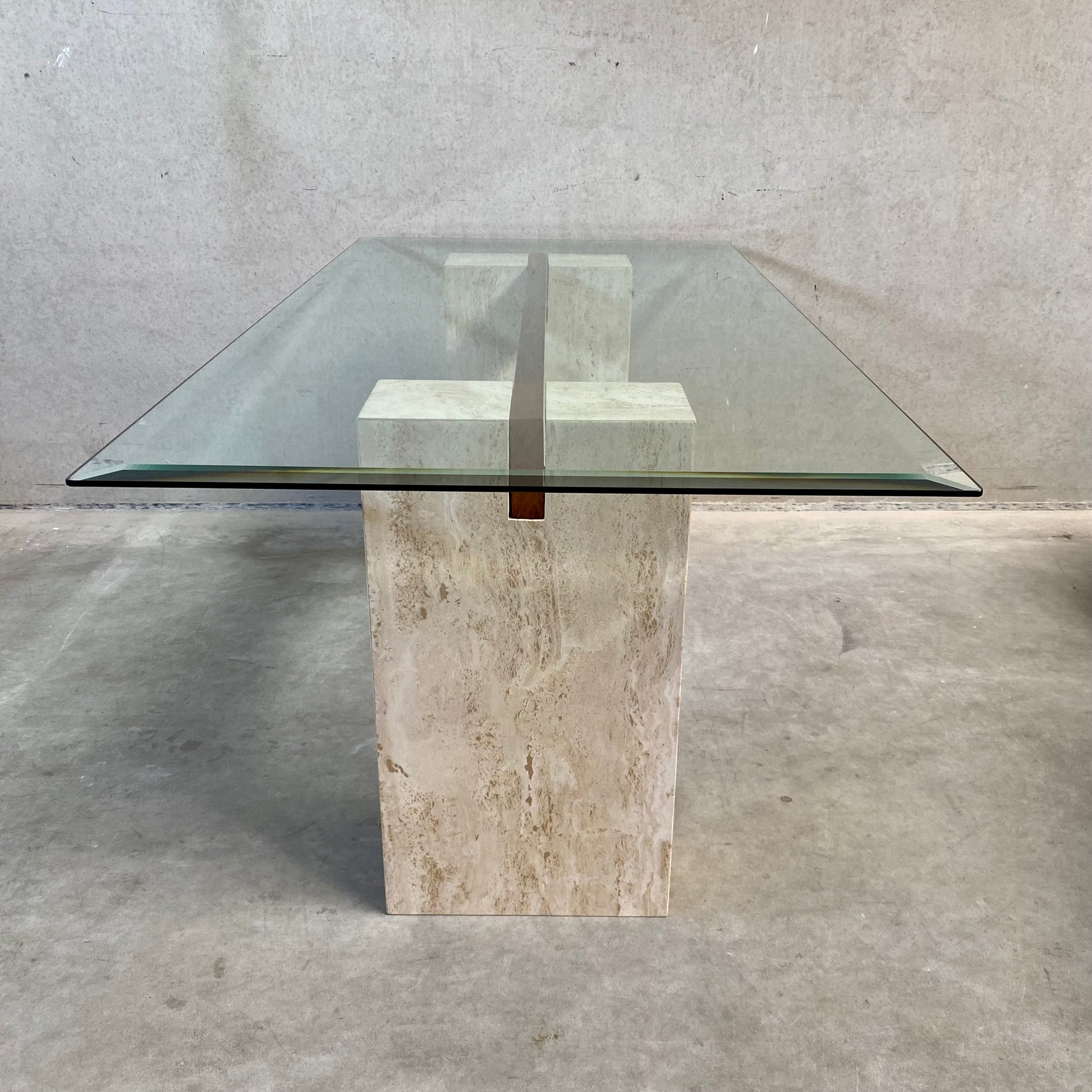 ITALIAN DESIGN TRAVERTIN DINING TABLE WITH GLASS TOP ARTEDI, ITALY 1970S