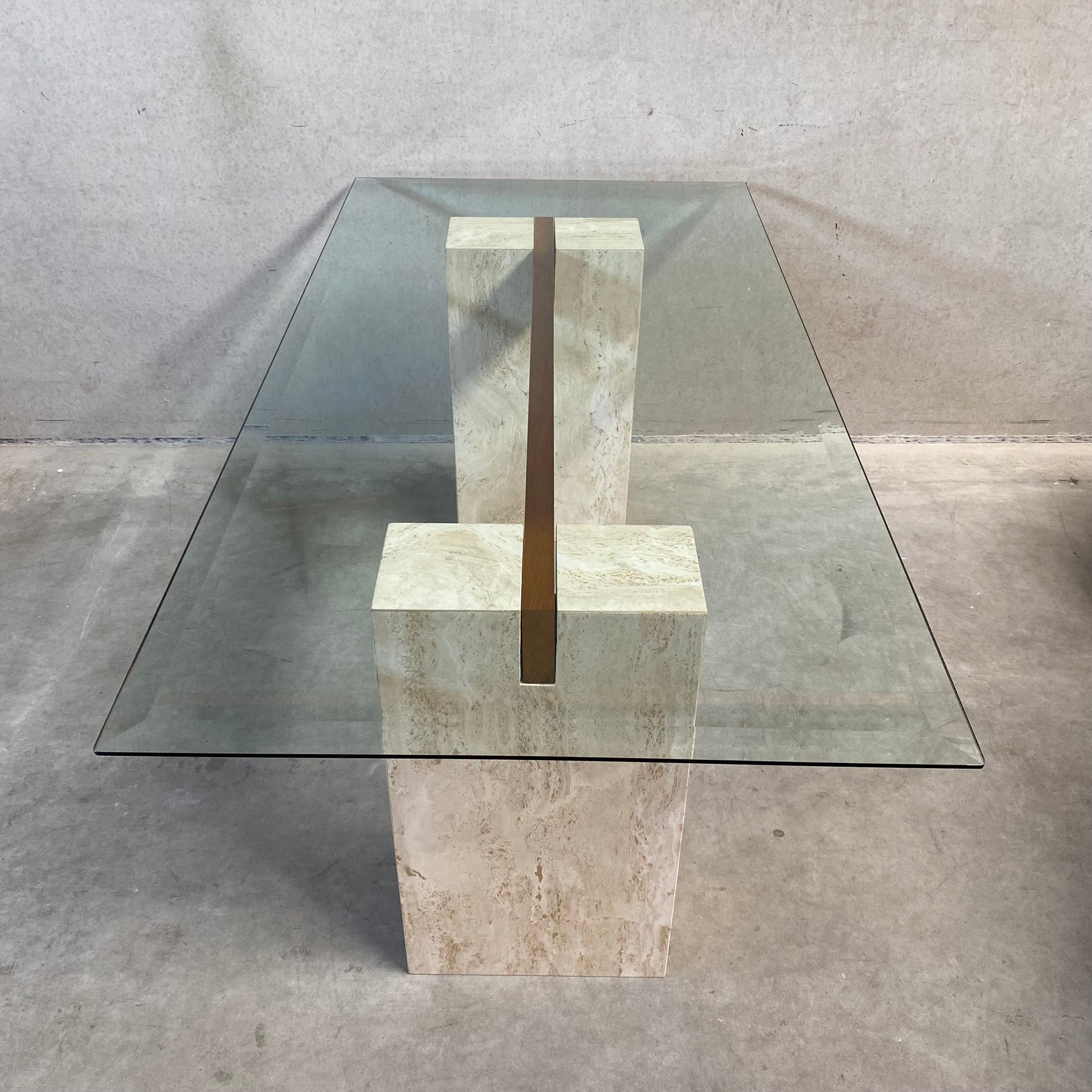 ITALIAN DESIGN TRAVERTIN DINING TABLE WITH GLASS TOP ARTEDI, ITALY 1970S