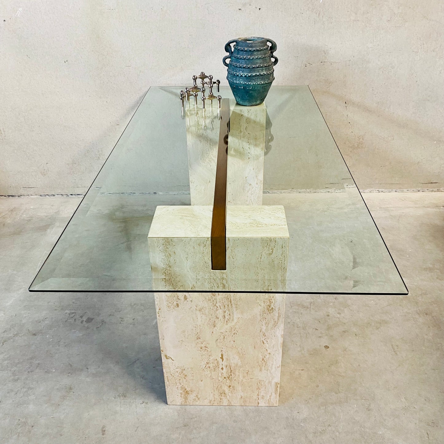 ITALIAN DESIGN TRAVERTIN DINING TABLE WITH GLASS TOP ARTEDI, ITALY 1970S