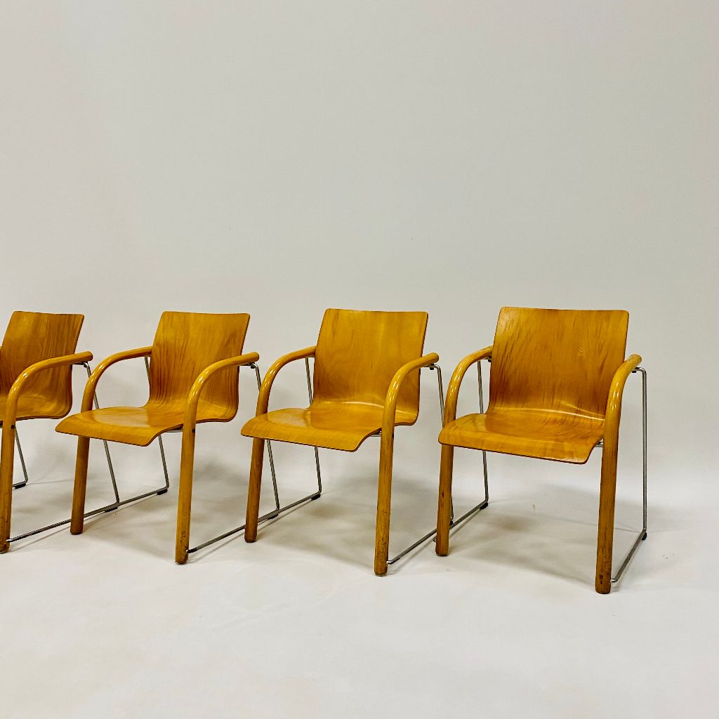 18 Stapelstühle, Armlehnstühle „S320“ von Ulrich Bohme & Wulf Schneider für Thonet Deutschland 1980