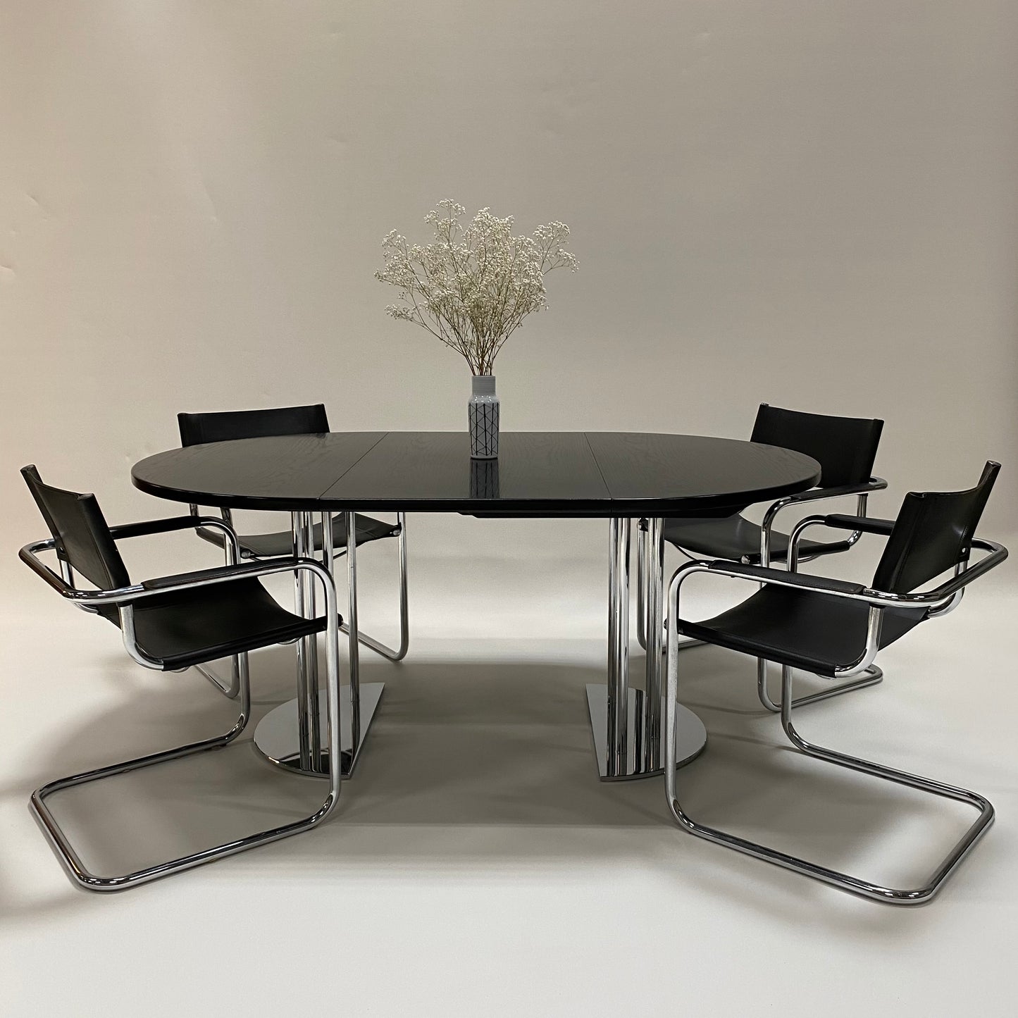EXTENDABLE ROUND BAUHAUS DINING TABLE BY THONET, GERMANY 1980S www.foundicons.nl