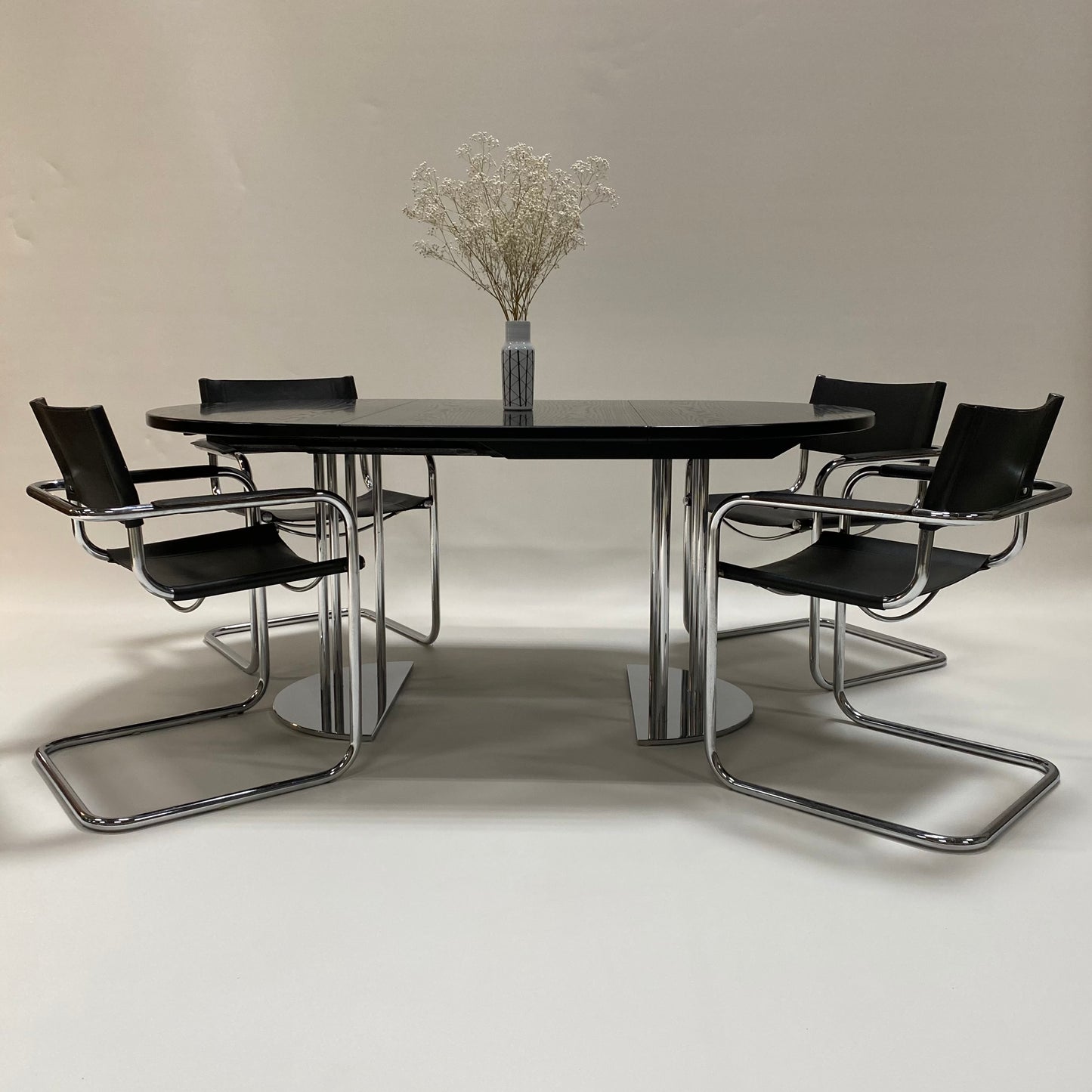 EXTENDABLE ROUND BAUHAUS DINING TABLE BY THONET, GERMANY 1980S www.foundicons.nl