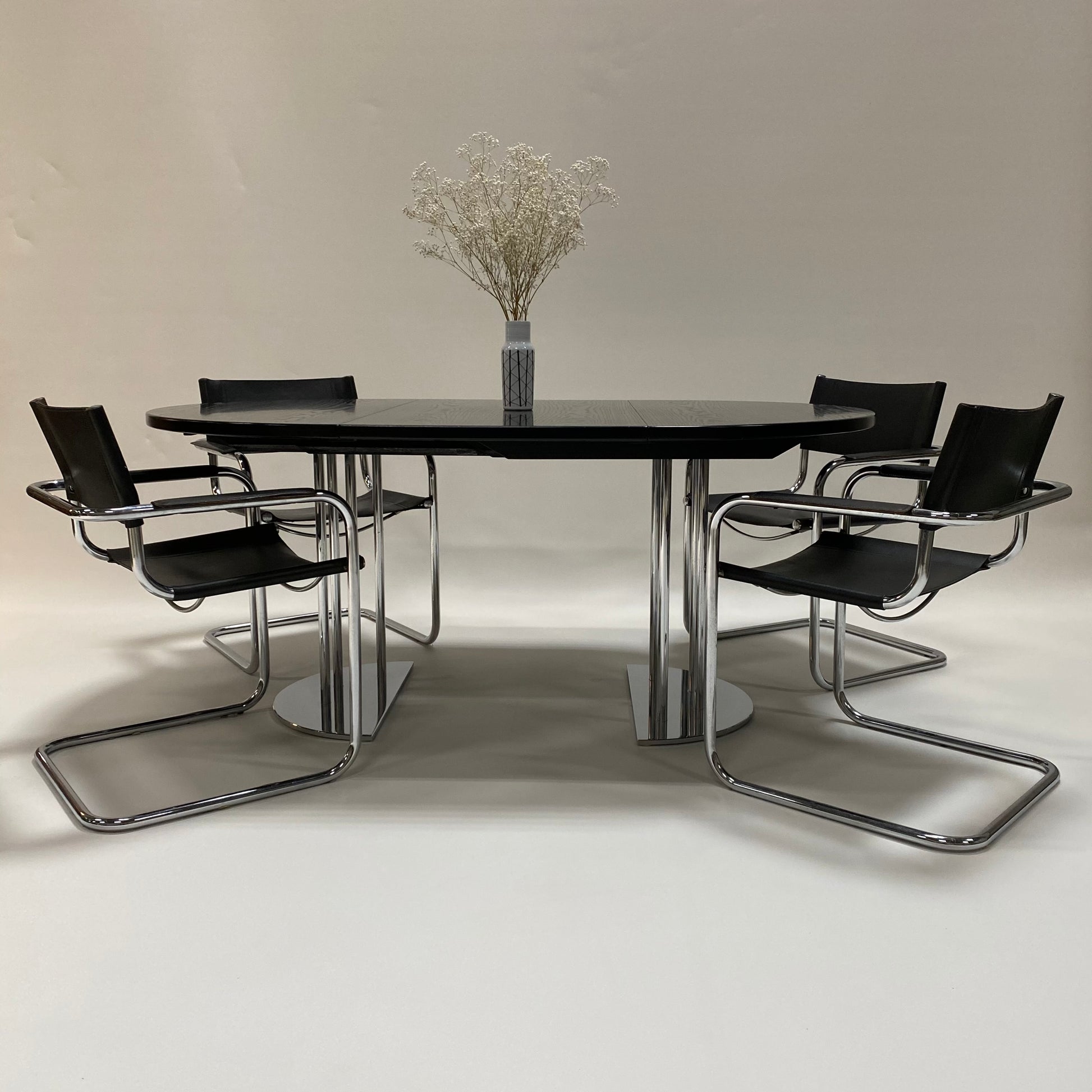 EXTENDABLE ROUND BAUHAUS DINING TABLE BY THONET, GERMANY 1980S www.foundicons.nl