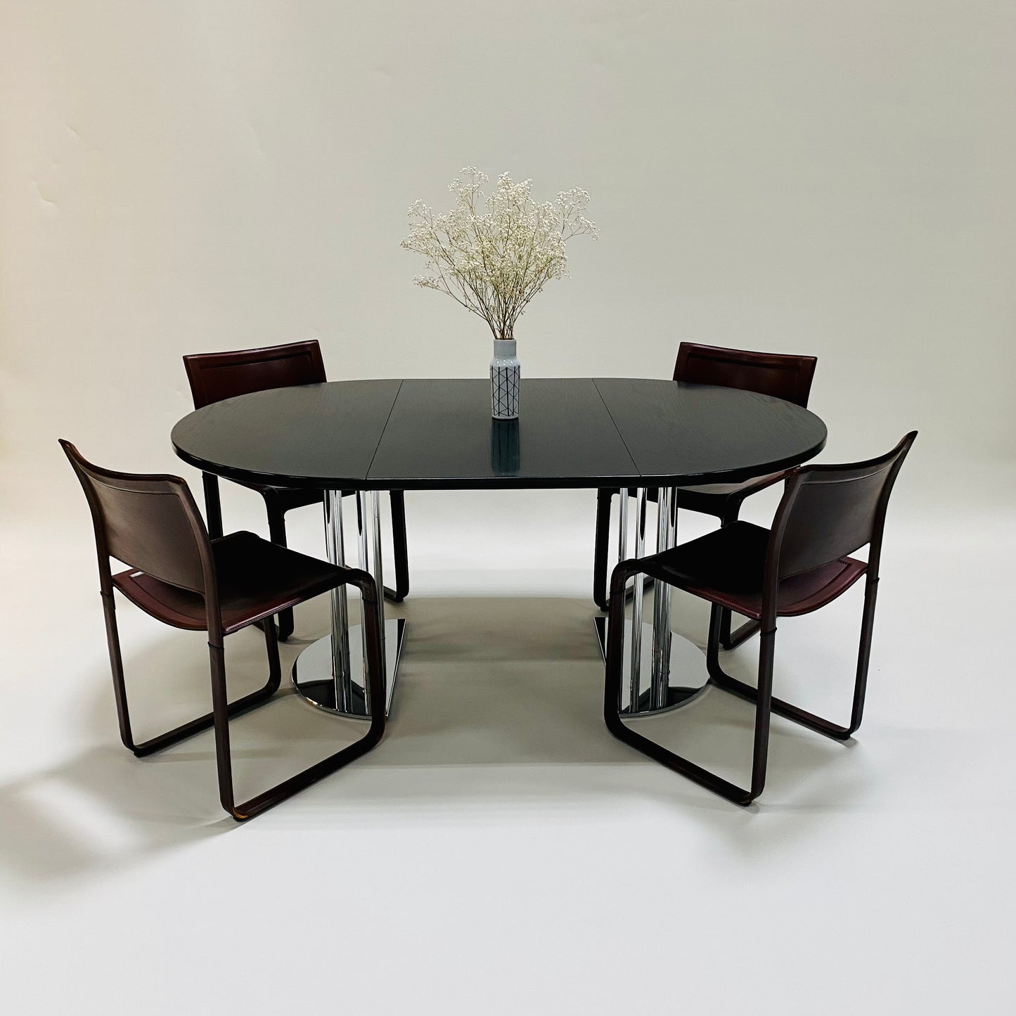 EXTENDABLE ROUND BAUHAUS DINING TABLE BY THONET, GERMANY 1980S www.foundicons.nl