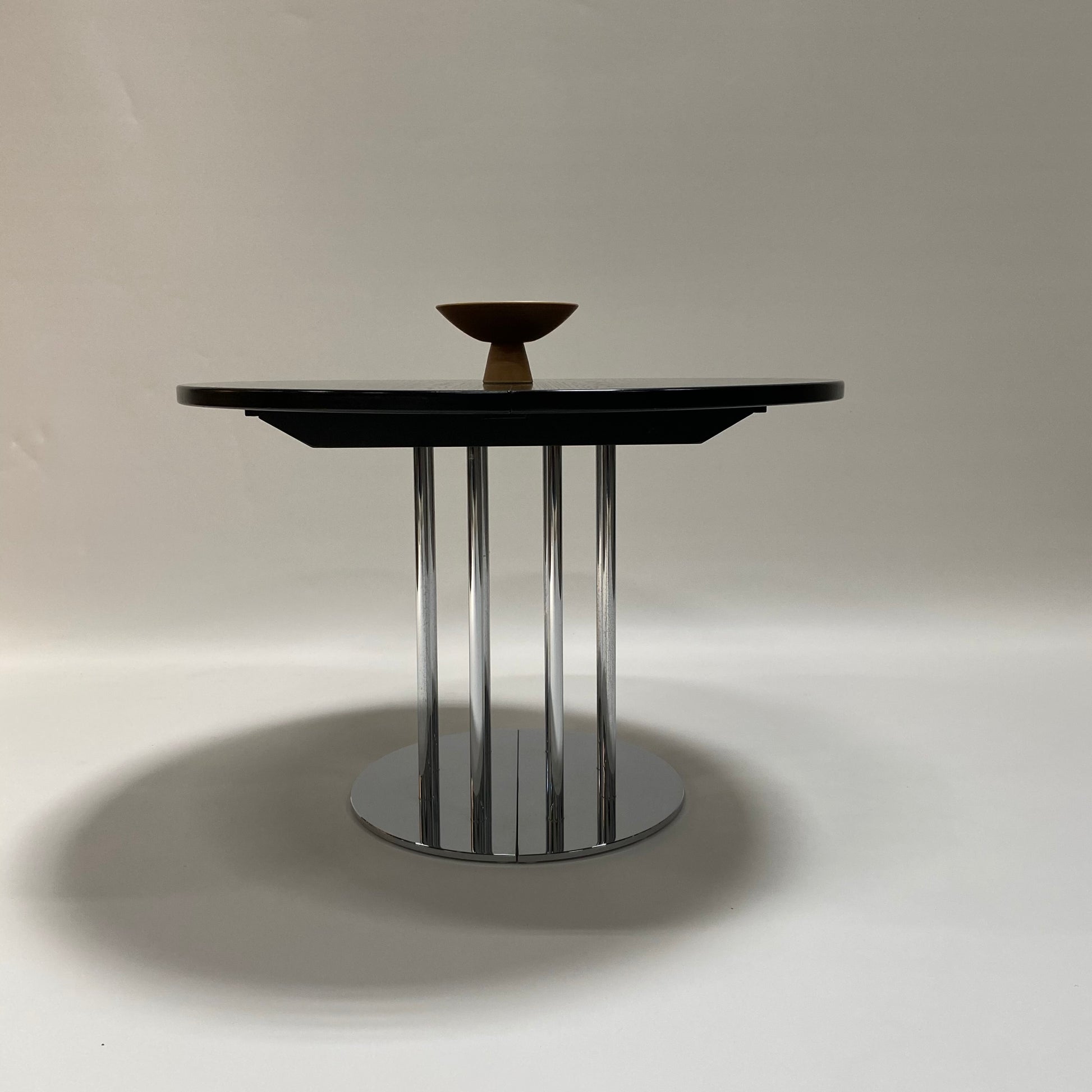 EXTENDABLE ROUND BAUHAUS DINING TABLE BY THONET, GERMANY 1980S www.foundicons.nl