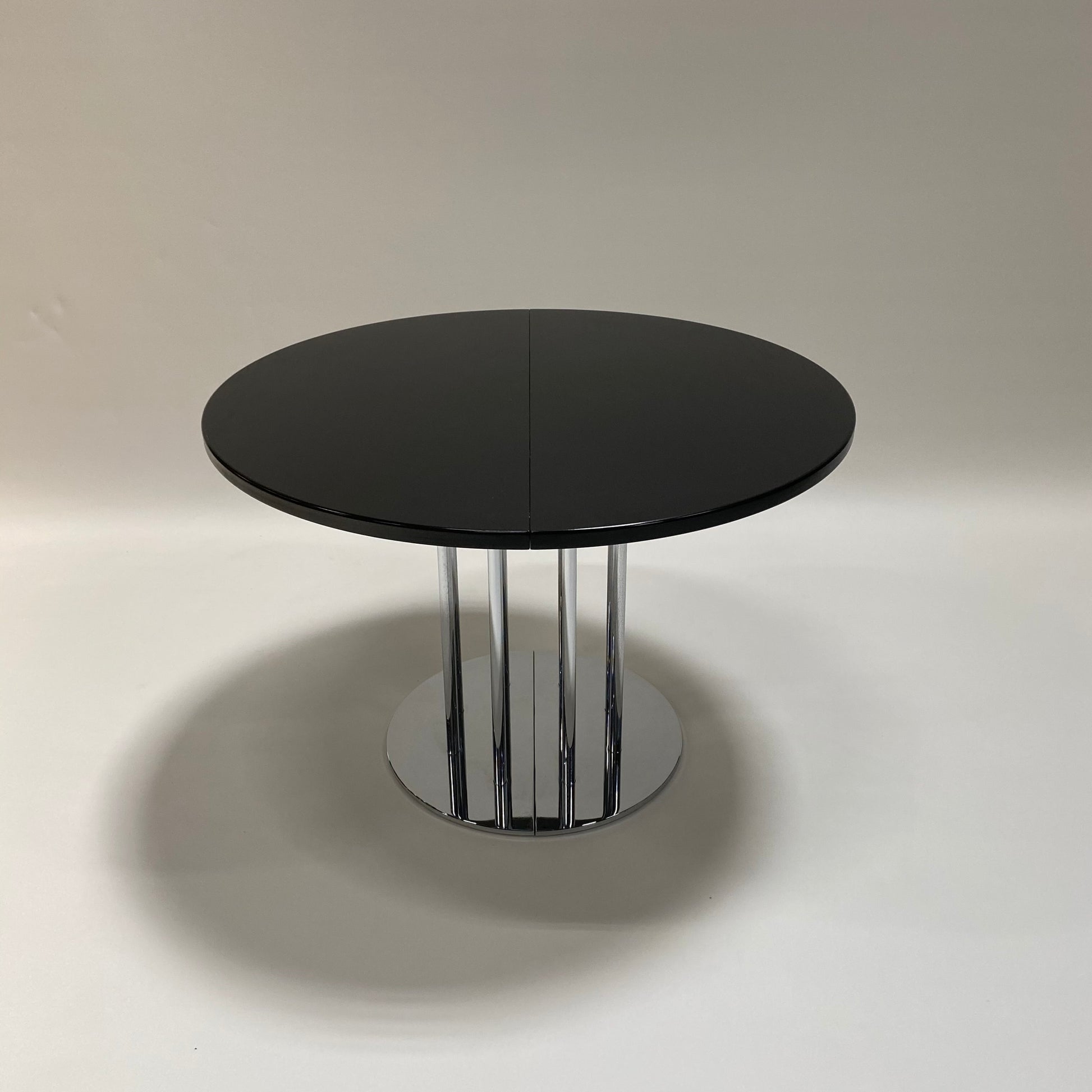 EXTENDABLE ROUND BAUHAUS DINING TABLE BY THONET, GERMANY 1980S www.foundicons.nl