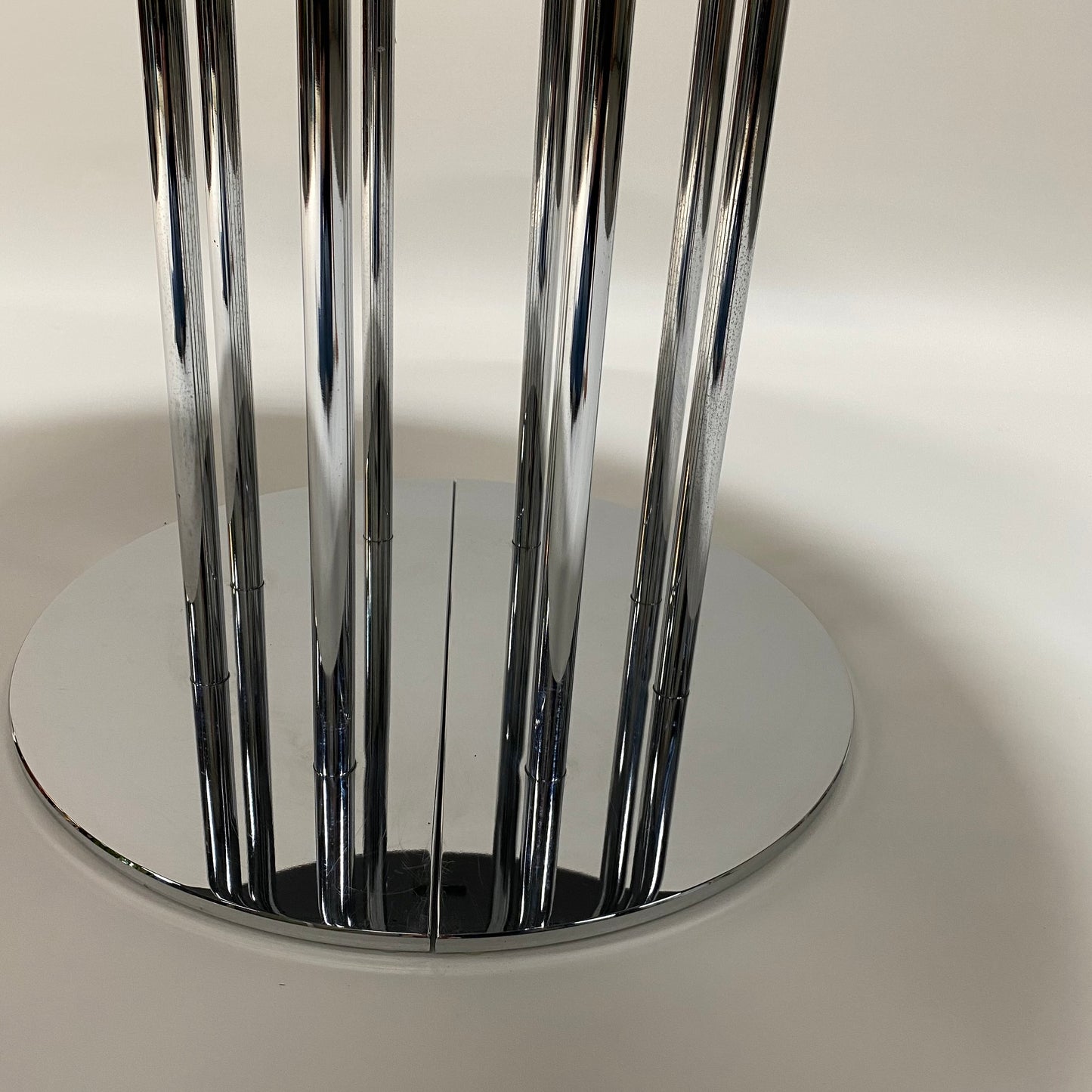 EXTENDABLE ROUND BAUHAUS DINING TABLE BY THONET, GERMANY 1980S www.foundicons.nl