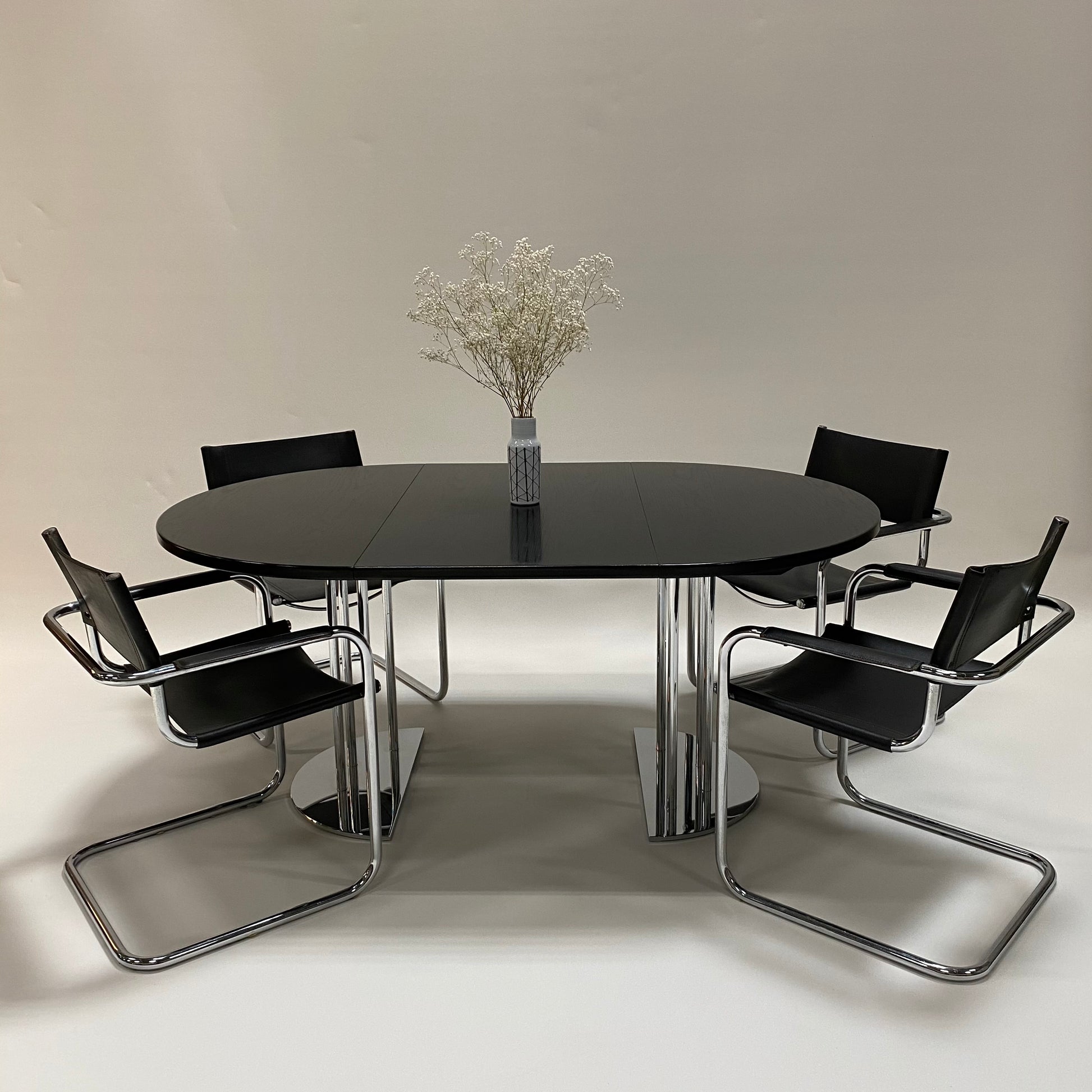 EXTENDABLE ROUND BAUHAUS DINING TABLE BY THONET, GERMANY 1980S www.foundicons.nl