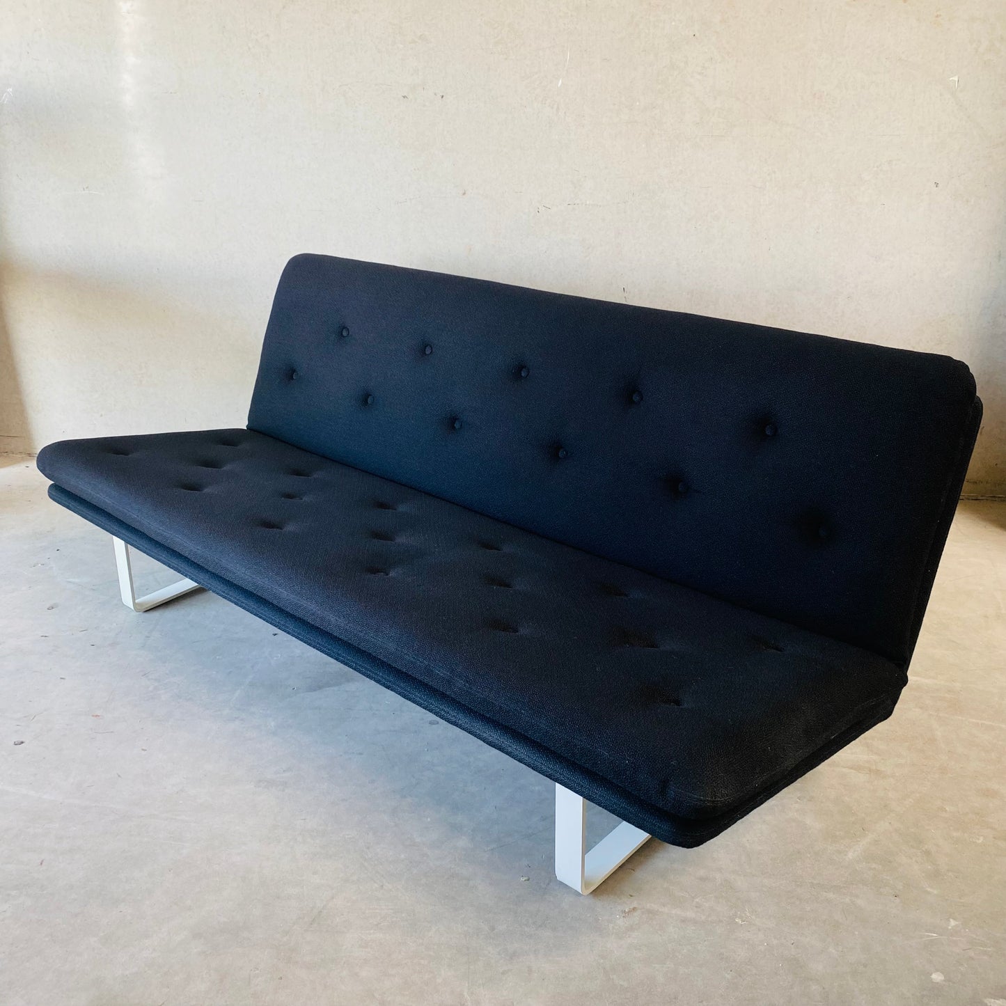 Schwarzes 3-Sitzer-Sofa „C684“ von Kho Liang Ie für Artifort Niederlande 1960