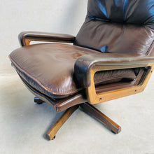 Load image into Gallery viewer, Leather &#39;King&#39; Lounge Chair by André Vandenbeuck for Strässle, Switzerland 1960
