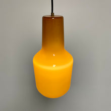Load image into Gallery viewer, Set of Two Hanging Lamps by Massimo Vignelli for Venini 1950
