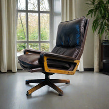 Load image into Gallery viewer, Leather &#39;King&#39; Lounge Chair by André Vandenbeuck for Strässle, Switzerland 1960
